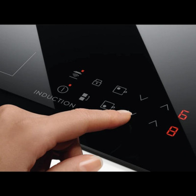 Варочна поверхня Electrolux CPE3242KC