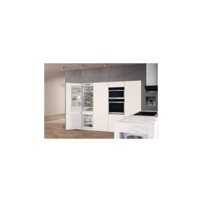 Холодильник Whirlpool WHC20T352 Холодильник Whirlpool WHC20T352