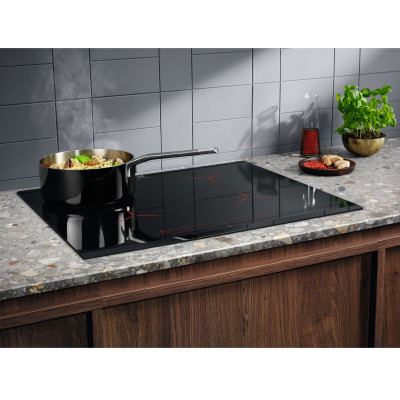 Варочна поверхня Electrolux EIP6446